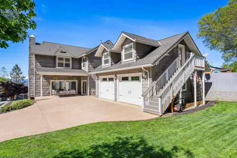 Tiny photo for 1679 NE Terrace Drive, Grants Pass, OR 97526 (MLS # 220219809)