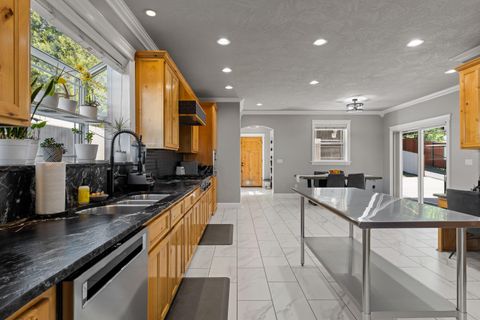 Tiny photo for 1679 NE Terrace Drive, Grants Pass, OR 97526 (MLS # 220219809)