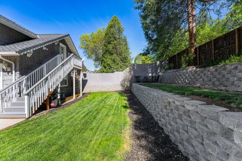 Tiny photo for 1679 NE Terrace Drive, Grants Pass, OR 97526 (MLS # 220219809)