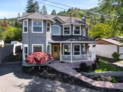 Photo of 1679 NE Terrace Drive, Grants Pass, OR 97526 (MLS # 220219809)