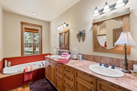 Tiny photo for 69128 Bay Drive, Sisters, OR 97759 (MLS # 220210310)