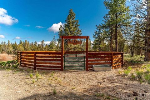 Tiny photo for 69128 Bay Drive, Sisters, OR 97759 (MLS # 220210310)