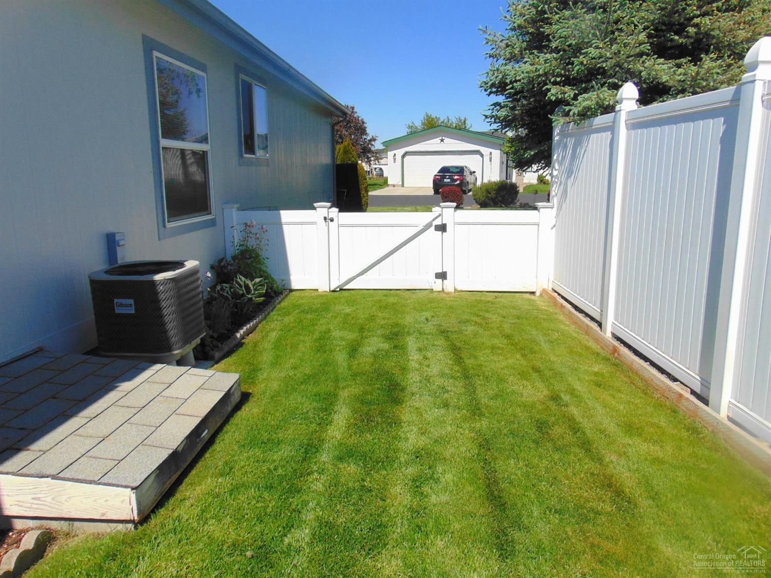 Ni Lah Sha Village - Residential