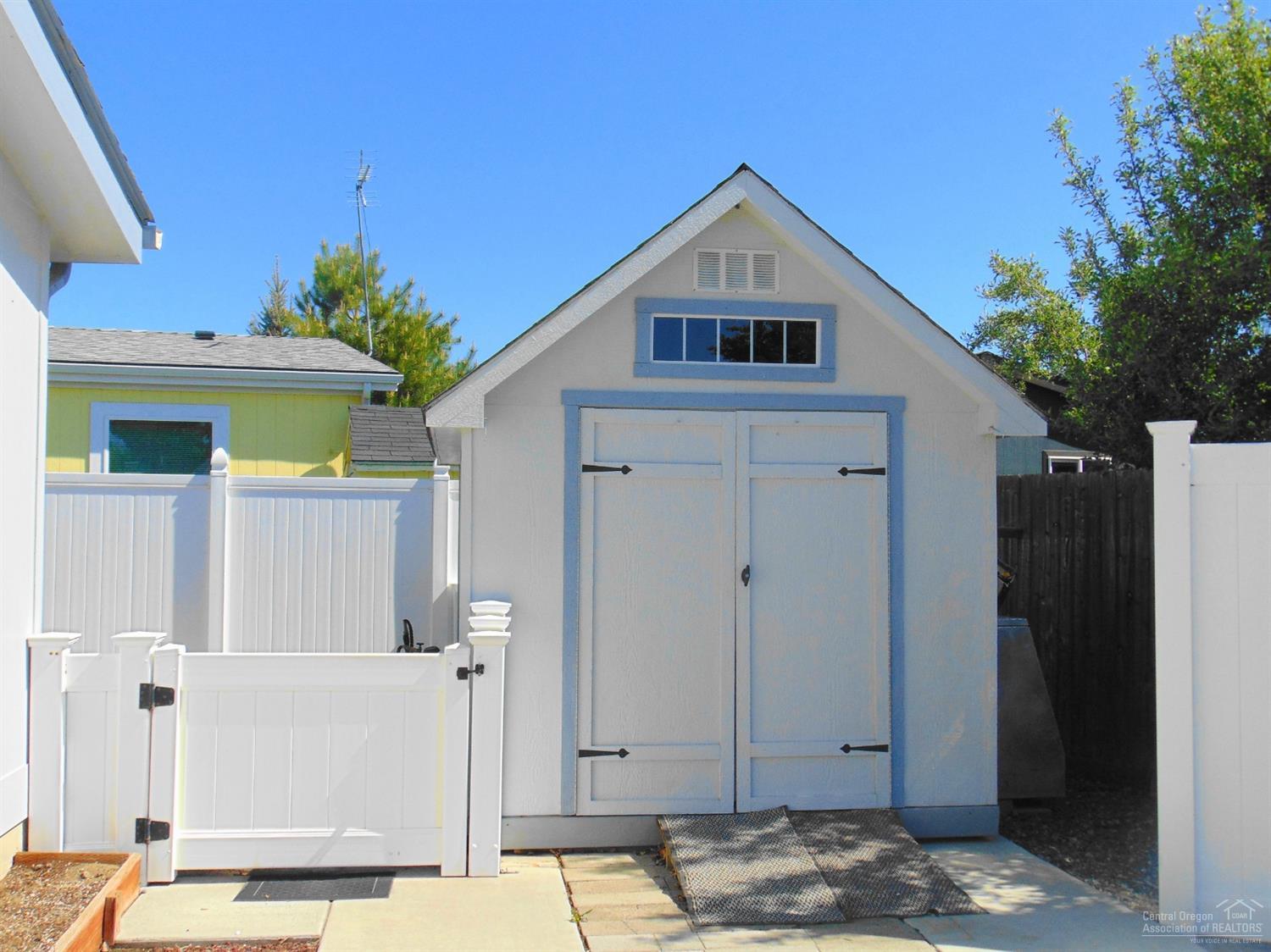 Ni Lah Sha Village - Residential