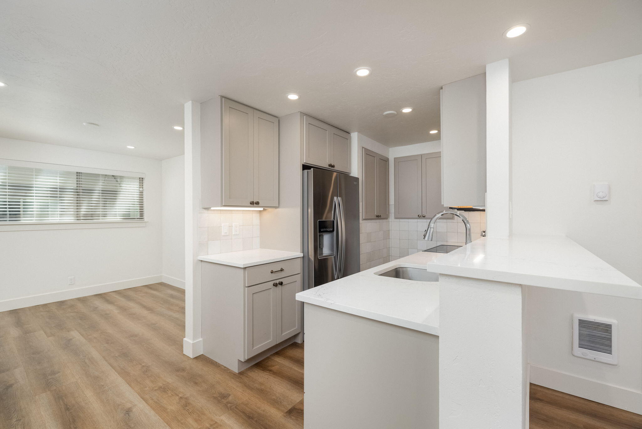 1030 NW Roanoke Avenue #17