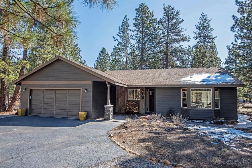 Desirable Tollgate neighborhood offers a single level home, light and bright great room with vaulted ceilings and bay window. Updated kitchen with stainless appliances. Durable Luxury Vinyl flooring plank throughout, two year old certified wood stove. Appealing master with large walk-in closet. Updated bathrooms with heated floors, barn wood mirror frames and concrete counter tops. Gorgeous stamped concrete patio in front and back for entertaining. 3 miles from downtown Sisters. Bike/walking paths, community swimming pool, community center, tennis and basketball courts.<br>