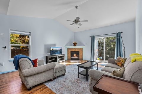 Tiny photo for 3280 NE Jonahs Court, Bend, OR 97701 (MLS # 220211102)