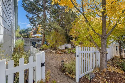 Tiny photo for 3280 NE Jonahs Court, Bend, OR 97701 (MLS # 220211102)
