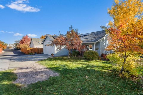 Tiny photo for 3280 NE Jonahs Court, Bend, OR 97701 (MLS # 220211102)