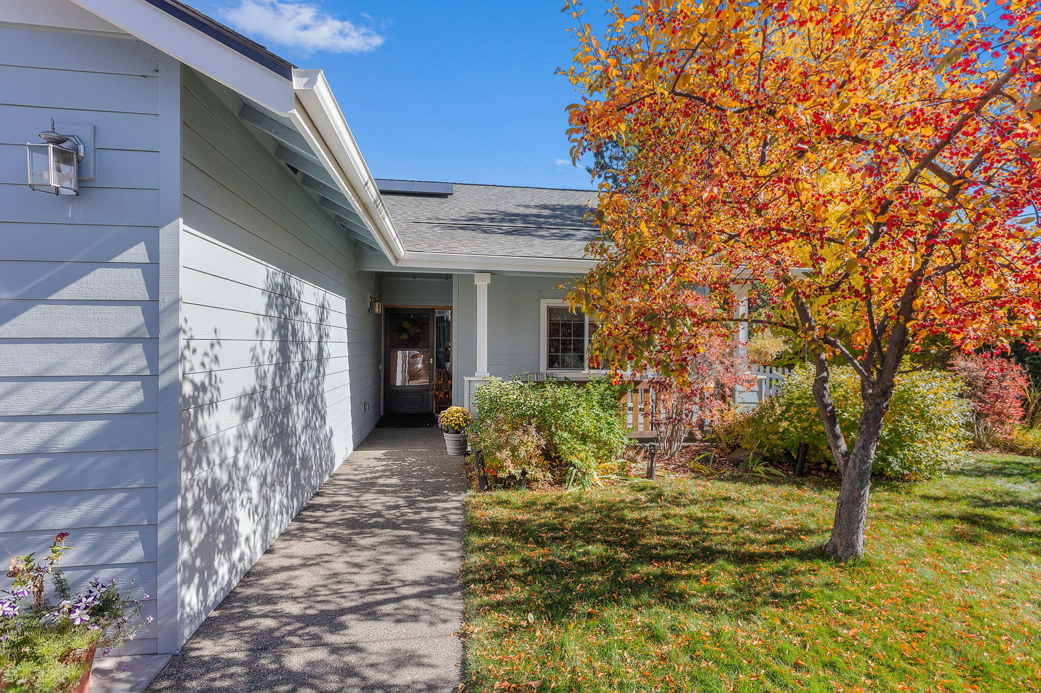 3280 NE Jonahs Court