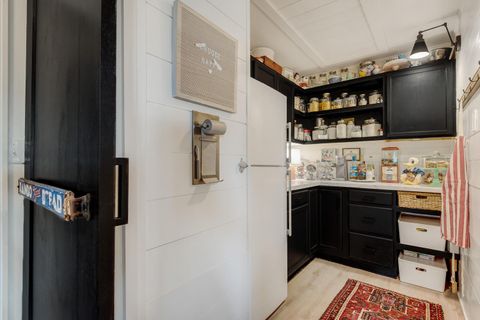 Tiny photo for 1443 SW Canyon Drive, Redmond, OR 97756 (MLS # 220217406)