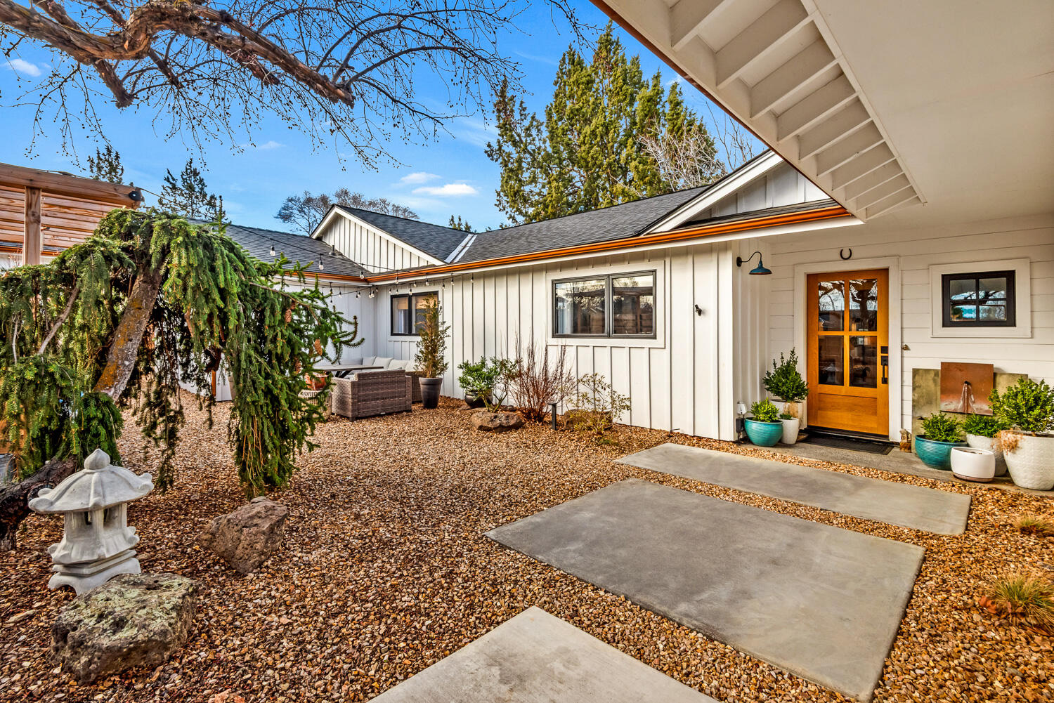 1443 SW Canyon Drive