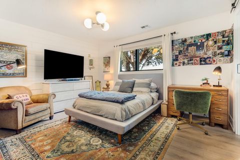 Tiny photo for 1443 SW Canyon Drive, Redmond, OR 97756 (MLS # 220217406)