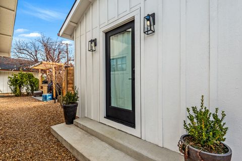 Tiny photo for 1443 SW Canyon Drive, Redmond, OR 97756 (MLS # 220217406)