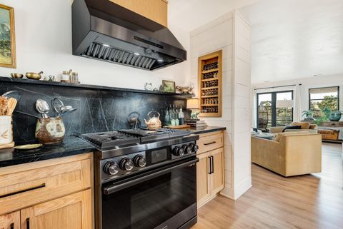 Tiny photo for 1443 SW Canyon Drive, Redmond, OR 97756 (MLS # 220217406)