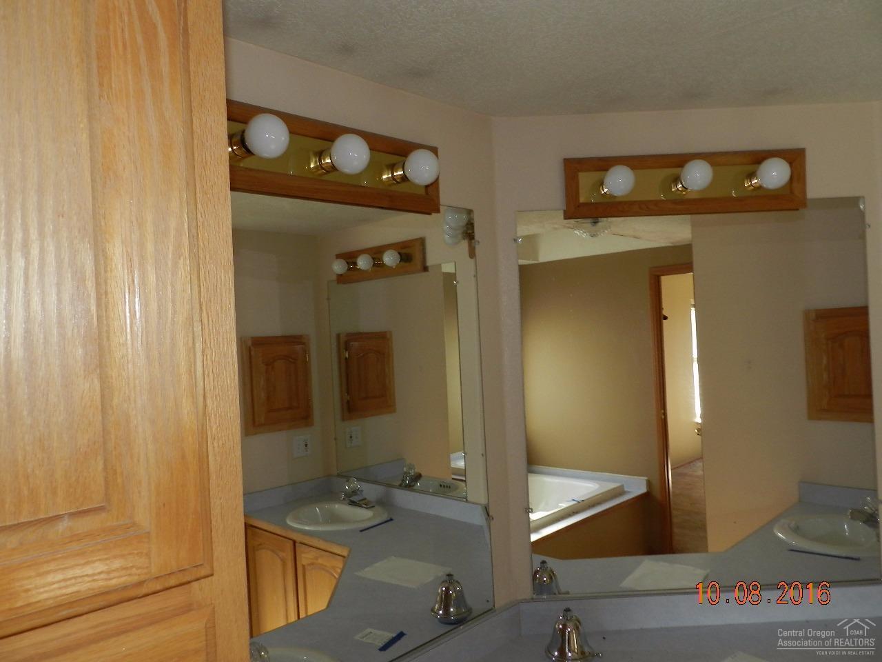 Terra De Oro Est - Residential