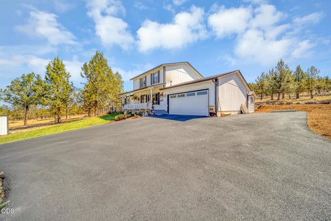 Photo of 7158 SE Mark Road, Prineville, OR 97754 (MLS # 220228555)