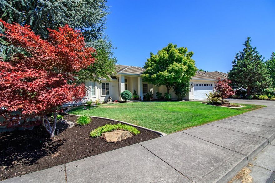 Beautifully maintained contemporary home with main level living space, bedrooms and kitchen and dining. Unique spa like master suite with views and walk-in closet. Large open living room with vaulted ceilings, fireplace, tile floors and amazing views out back. The over-sized kitchen has a large island and pantry, with lots of cupboard space. Office can easily be converted to fourth bedroom. Family room, and additional bedroom, and tons of storage are all downstairs. Private upper covered balcony is perfect for summer evenings overlooking the private pond and Roxy Ann mountain.