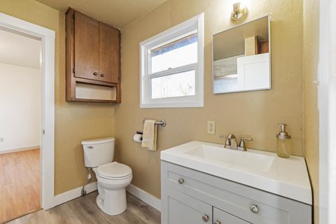 Tiny photo for 3756 Altamont Drive, Klamath Falls, OR 97603 (MLS # 220215053)