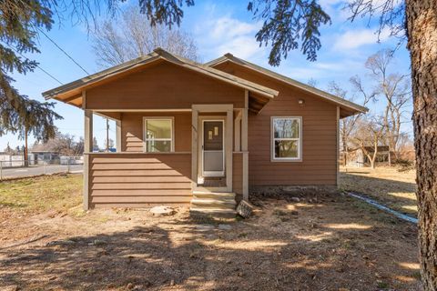 Tiny photo for 3756 Altamont Drive, Klamath Falls, OR 97603 (MLS # 220215053)