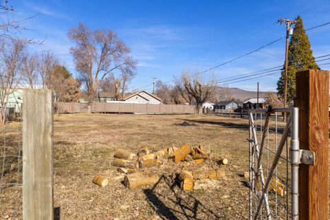 Tiny photo for 3756 Altamont Drive, Klamath Falls, OR 97603 (MLS # 220215053)