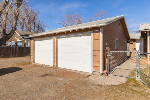 Tiny photo for 3756 Altamont Drive, Klamath Falls, OR 97603 (MLS # 220215053)
