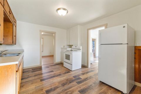 Tiny photo for 3756 Altamont Drive, Klamath Falls, OR 97603 (MLS # 220215053)