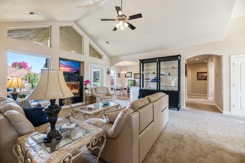 Tiny photo for 869 St Andrews Way, Eagle Point, OR 97524 (MLS # 220213268)