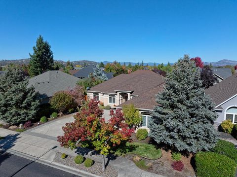 Tiny photo for 869 St Andrews Way, Eagle Point, OR 97524 (MLS # 220213268)