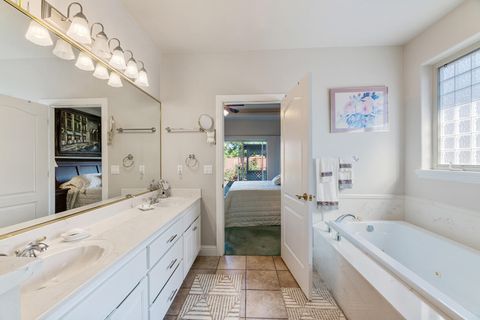 Tiny photo for 869 St Andrews Way, Eagle Point, OR 97524 (MLS # 220213268)