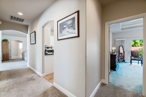 Tiny photo for 869 St Andrews Way, Eagle Point, OR 97524 (MLS # 220213268)