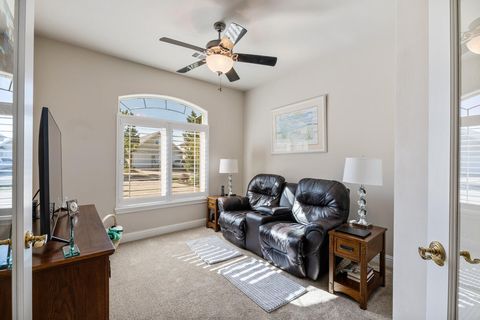 Tiny photo for 869 St Andrews Way, Eagle Point, OR 97524 (MLS # 220213268)