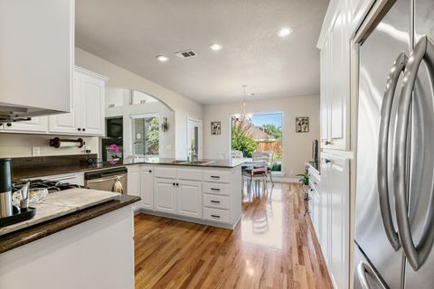 Tiny photo for 869 St Andrews Way, Eagle Point, OR 97524 (MLS # 220213268)