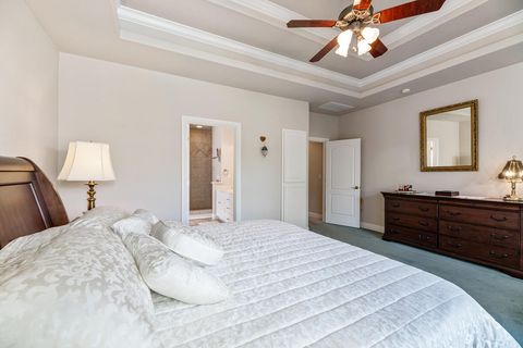 Tiny photo for 869 St Andrews Way, Eagle Point, OR 97524 (MLS # 220213268)