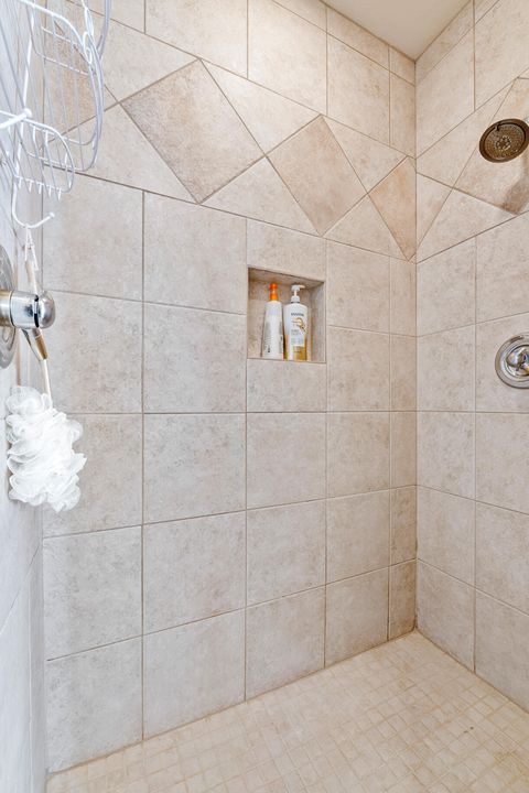 Tiny photo for 869 St Andrews Way, Eagle Point, OR 97524 (MLS # 220213268)