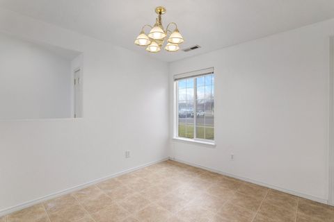 Tiny photo for 7973 Isabella Way, White City, OR 97503 (MLS # 220212616)