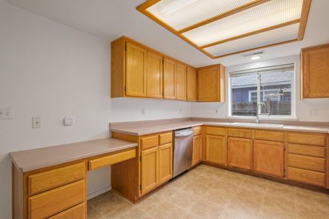 Tiny photo for 7973 Isabella Way, White City, OR 97503 (MLS # 220212616)