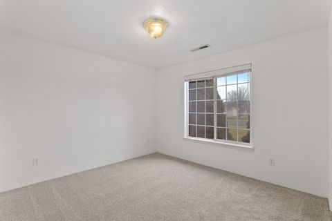 Tiny photo for 7973 Isabella Way, White City, OR 97503 (MLS # 220212616)