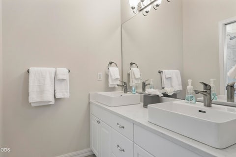 Tiny photo for 2390 Osprey Drive, Redmond, OR 97756 (MLS # 220224570)