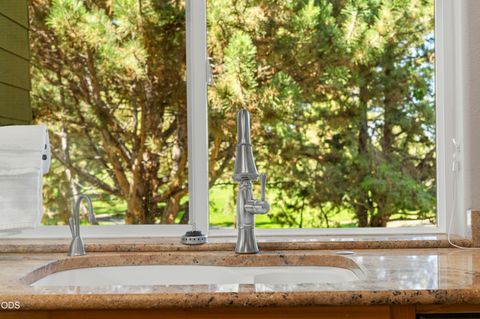 Tiny photo for 2390 Osprey Drive, Redmond, OR 97756 (MLS # 220224570)