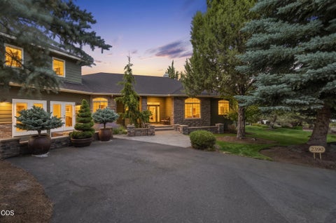 Photo of 2390 Osprey Drive, Redmond, OR 97756 (MLS # 220224570)
