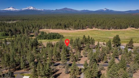 Tiny photo for 69947 Meadow View Road, Sisters, OR 97759 (MLS # 220213100)