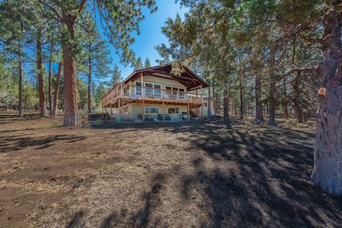 Tiny photo for 69947 Meadow View Road, Sisters, OR 97759 (MLS # 220213100)