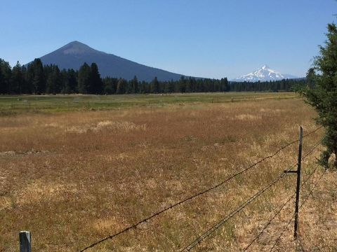 Tiny photo for 69947 Meadow View Road, Sisters, OR 97759 (MLS # 220213100)