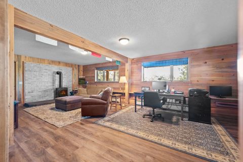 Tiny photo for 69947 Meadow View Road, Sisters, OR 97759 (MLS # 220213100)