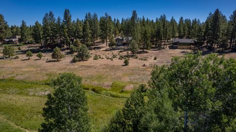 Tiny photo for 69947 Meadow View Road, Sisters, OR 97759 (MLS # 220213100)