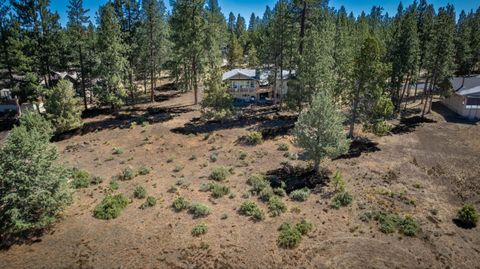 Tiny photo for 69947 Meadow View Road, Sisters, OR 97759 (MLS # 220213100)