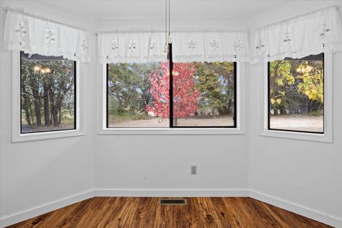 Tiny photo for 1080 Ferry Road, Grants Pass, OR 97526 (MLS # 220210774)