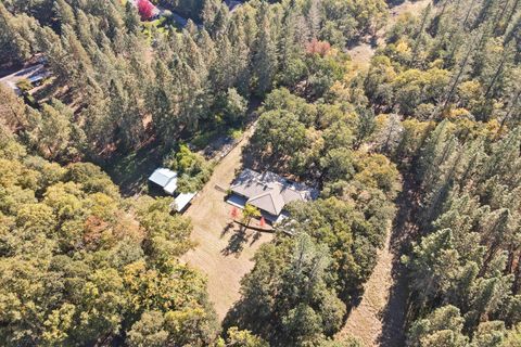 Tiny photo for 1080 Ferry Road, Grants Pass, OR 97526 (MLS # 220210774)