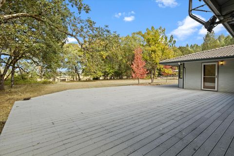 Tiny photo for 1080 Ferry Road, Grants Pass, OR 97526 (MLS # 220210774)